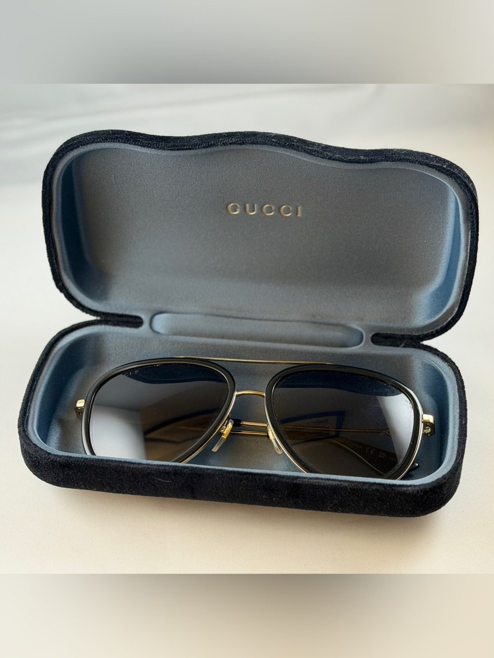 Gucci GG0062S 011 Gold Black Polarized Aviator Sunglasses 57mm w/ Case